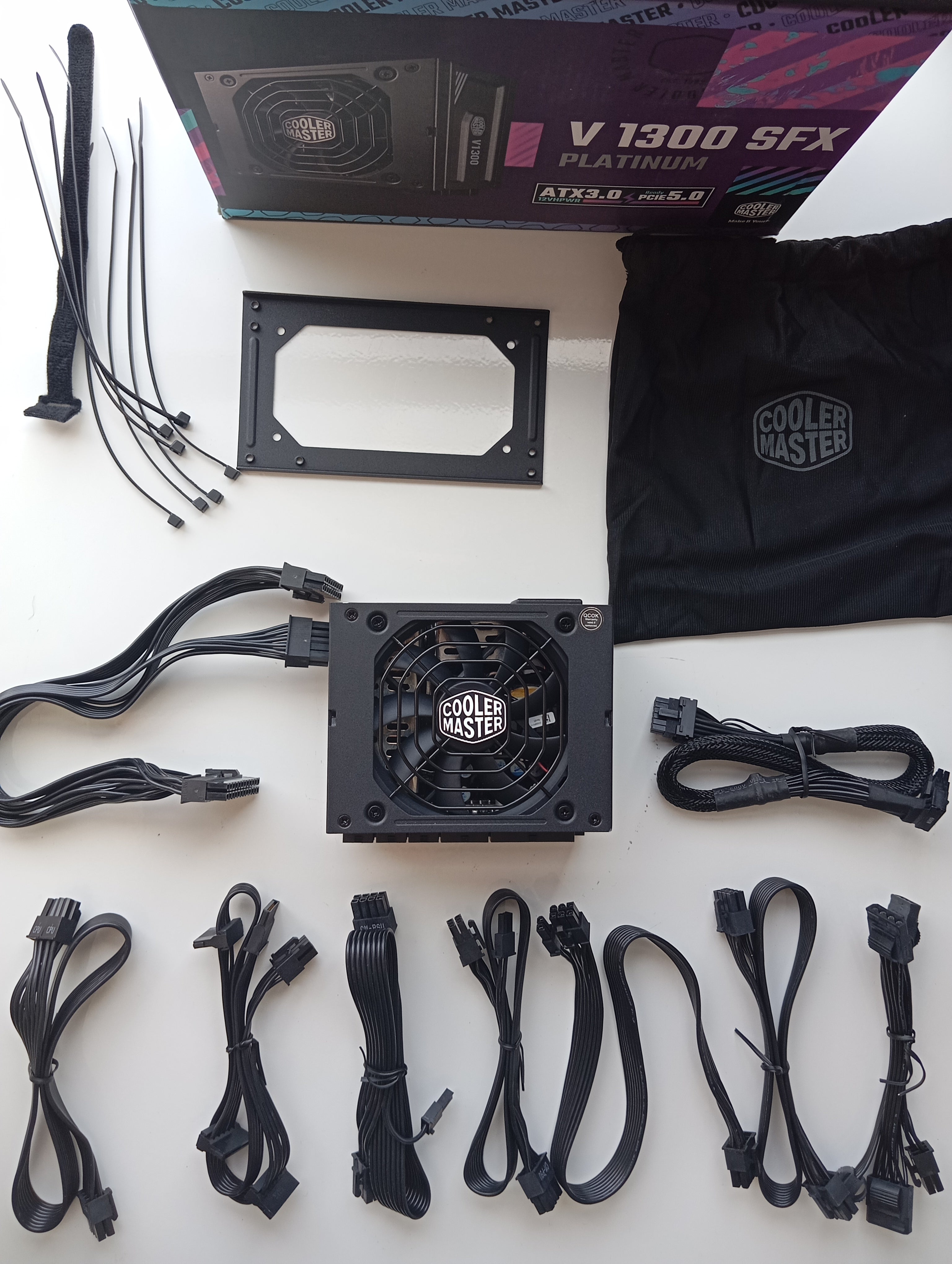 Refurbished Cooler Master V 1300 SFX Platinum Refurbished Cooler Master V 1300 SFX Platinum